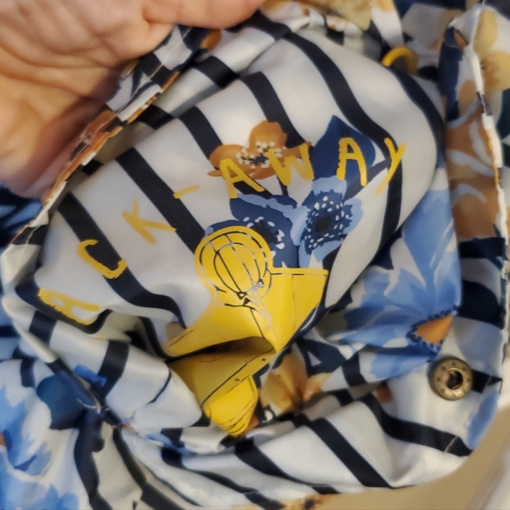 Joules GoLightly Packable Striped Floral Print Raincoat Size 4 NWT'S - Picture 10 of 16